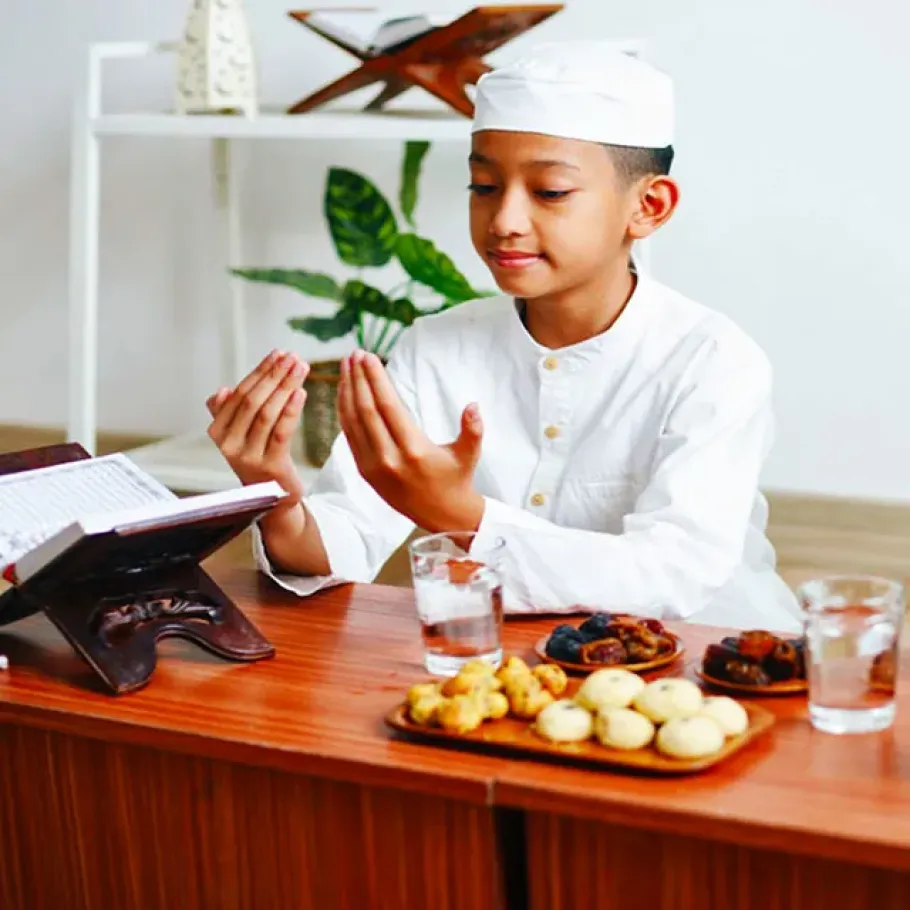 Ilustrasi Anak Berpuasa