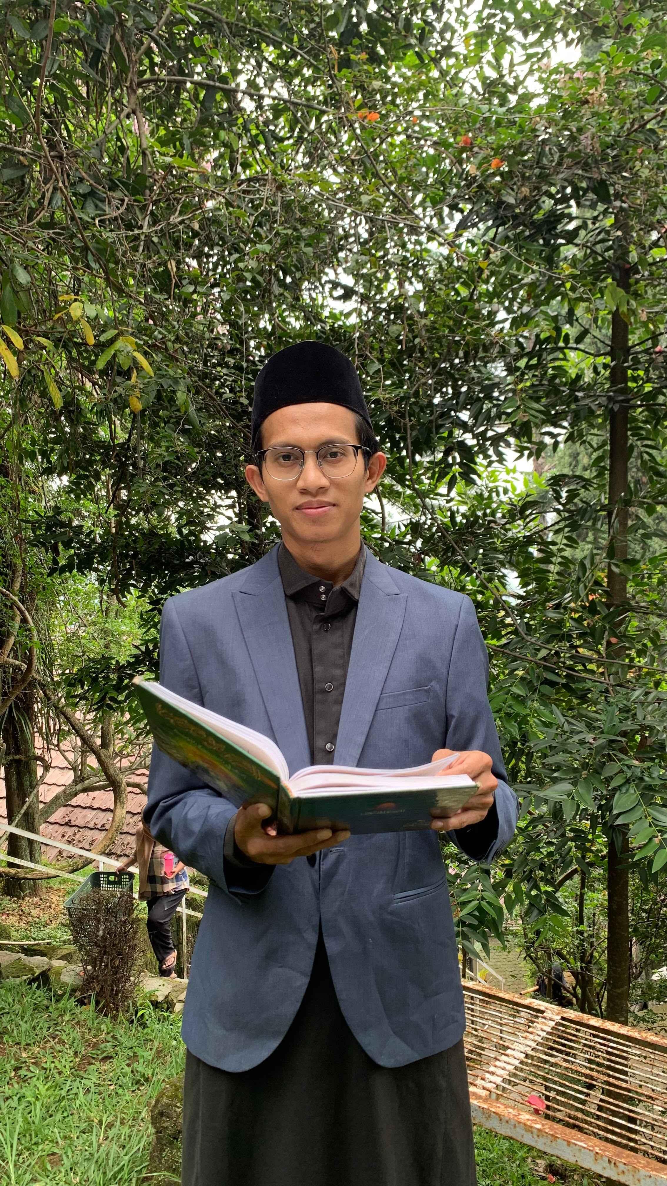 mudir pesantren daarul mutqin syaikh asad humam 1 11zon