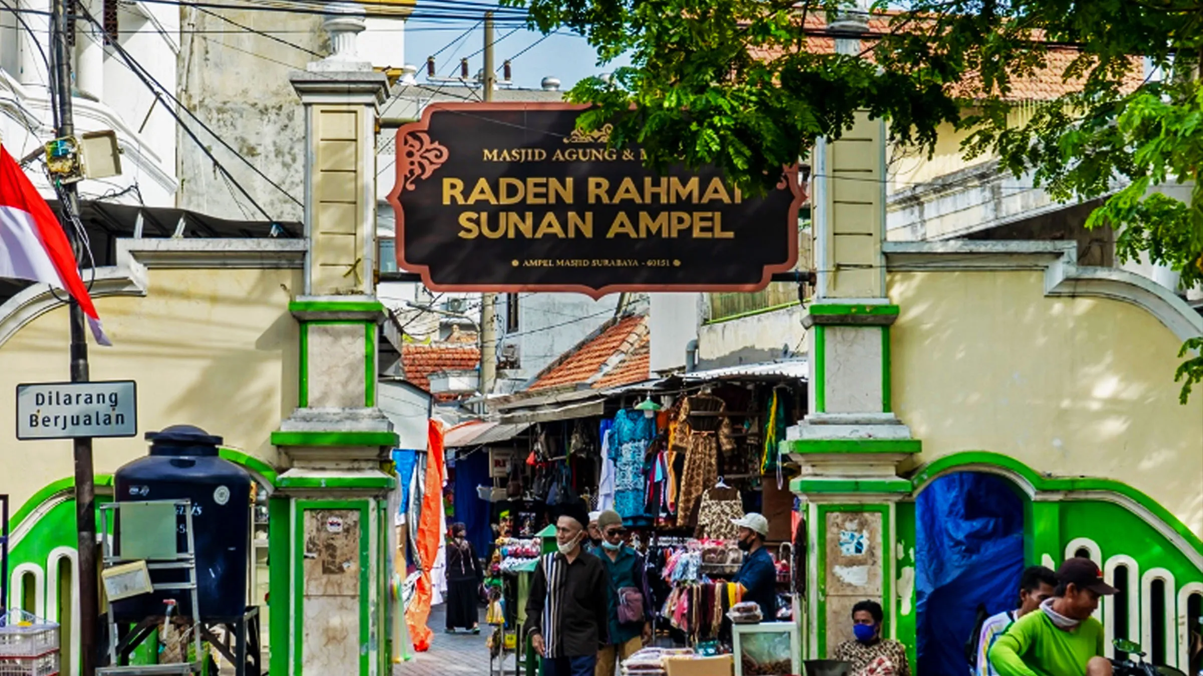 Masjid Sunan Ampel bersejarah Indonesia era Wali Songo sebagai pusat pendidikan pesantren tradisional