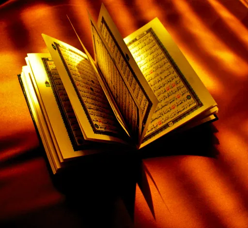 Al Quran terbuka sebagai pengingat menahan amarah