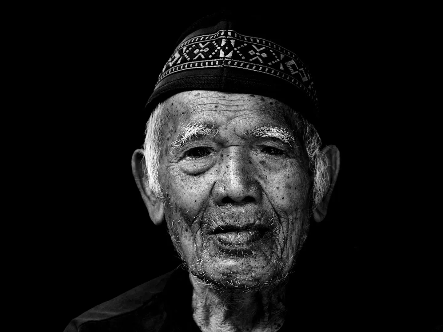 orangtua yang tersenyum