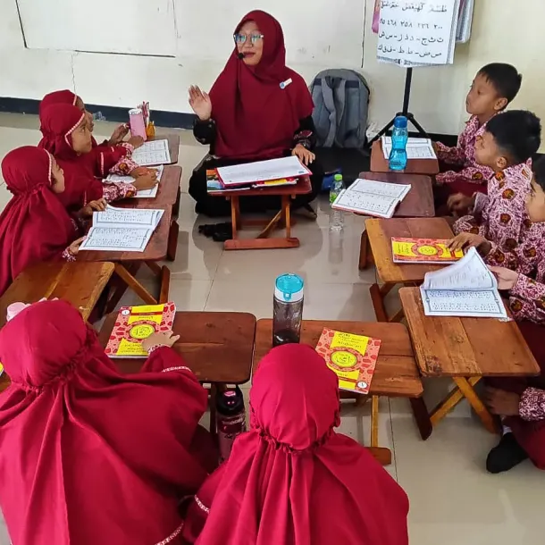 Ilustrasi Anak Belajar Quran. Sumber: mudisaofficial.com