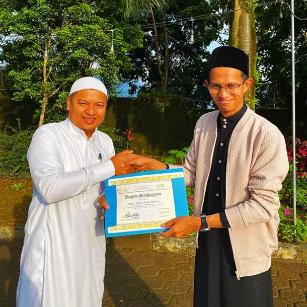Bapak Ahsan di Pesantren Daarul Mutqin