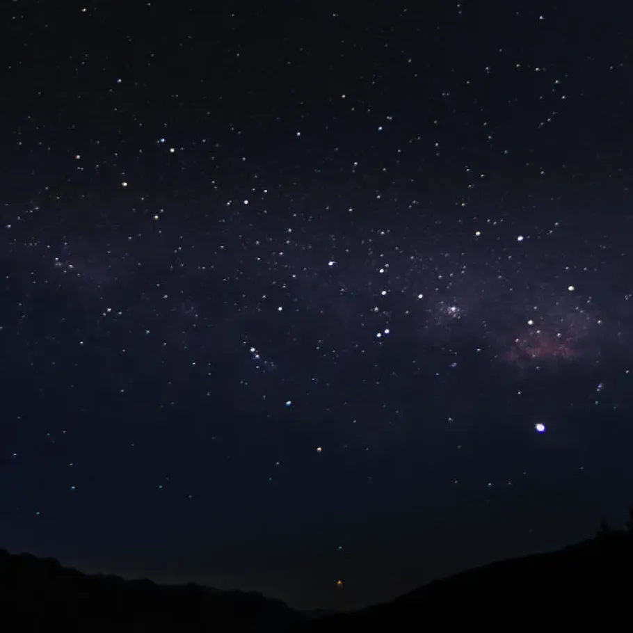 Ilustrasi Langit di Waktu Malam