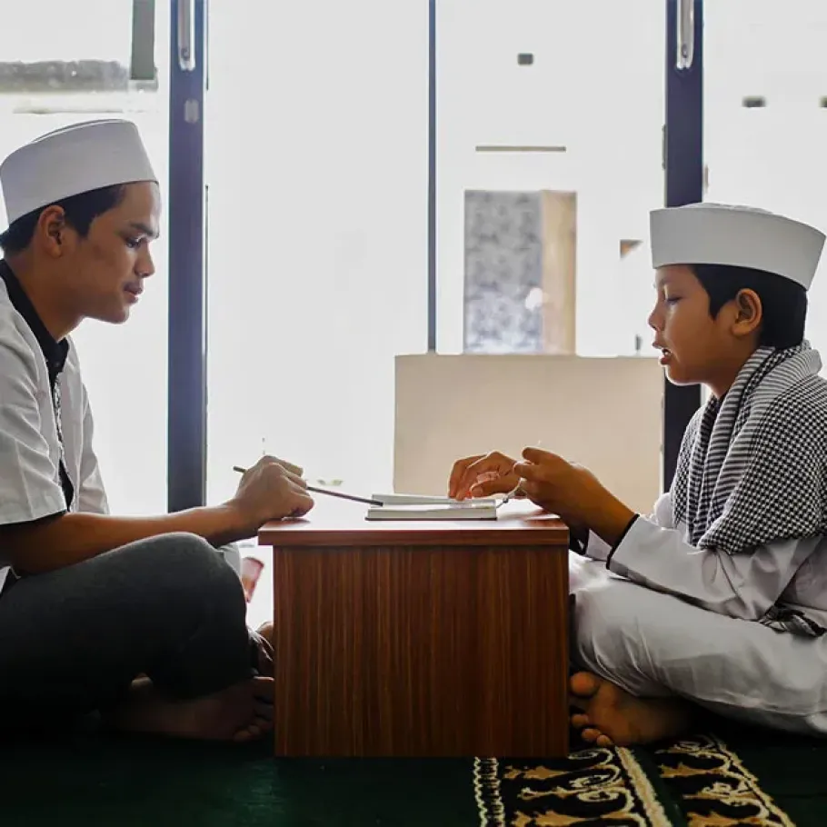 Ilustrasi belajar di pesantren