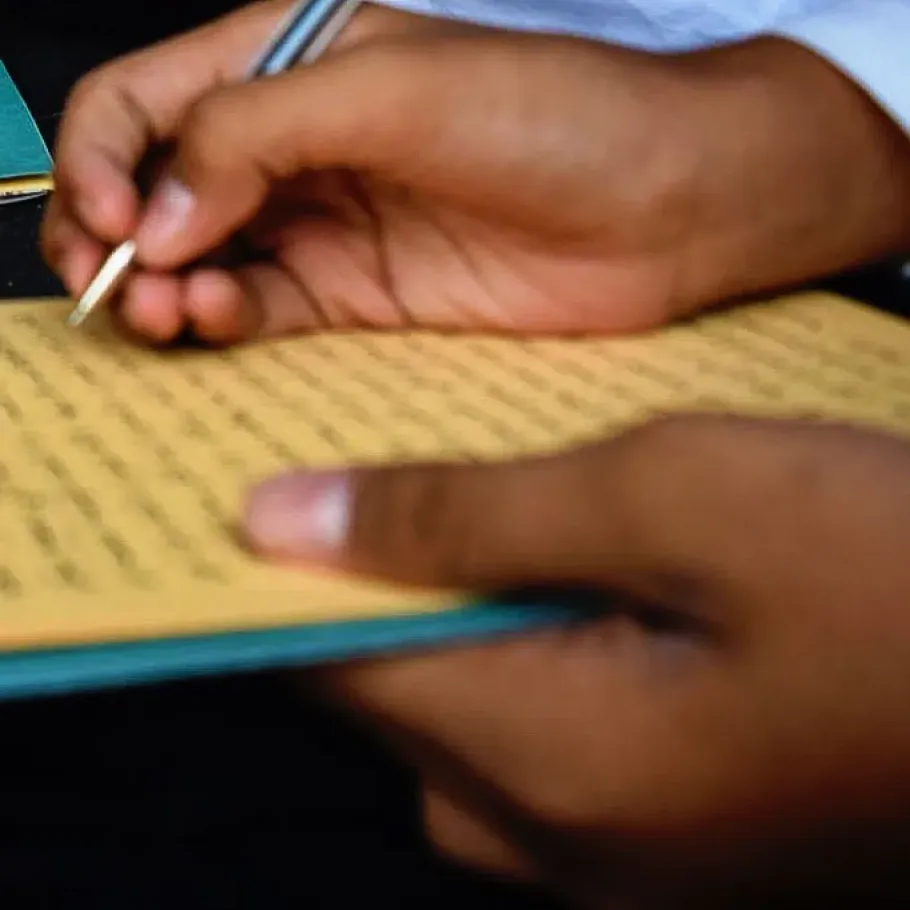 Ilustrasi Belajar Tafsir Al Quran. Sumber: islami.co