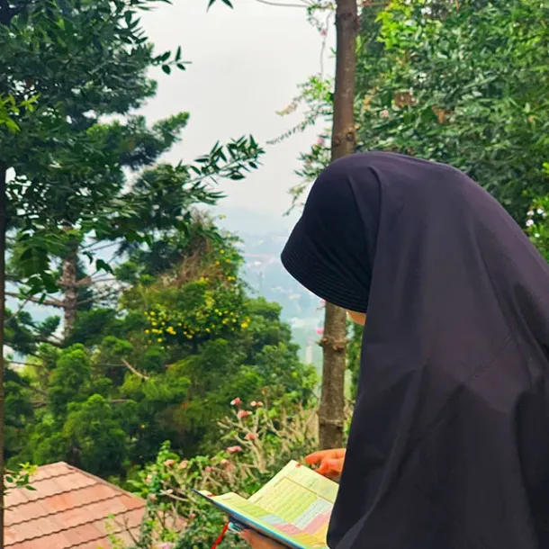 Ilustrasi Halaqoh di Alam Terbuka