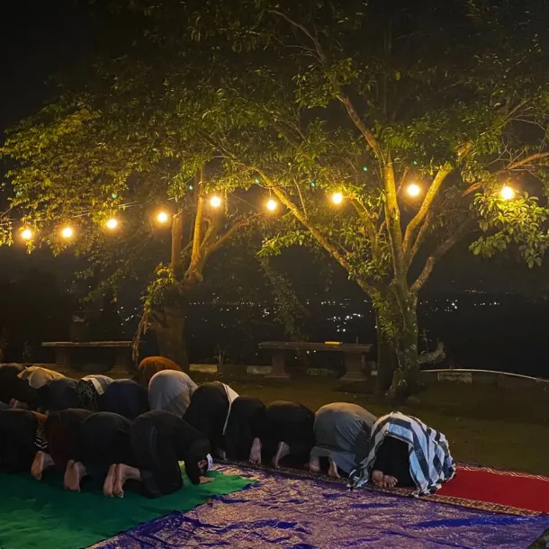 Sholat Tahajjud Santri Putra