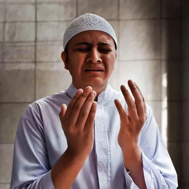 Ilustrasi Berdoa Sambil Menangis