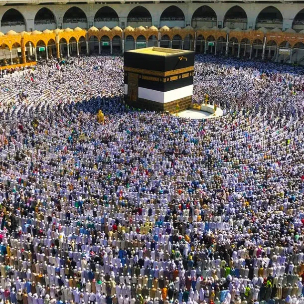 Ilustrasi Haji Di Baitullah