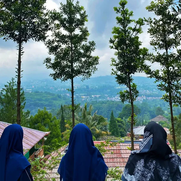 Suasana Diluar Asrama Putri, Pesantren Tahfidz Daarul Mutqin, Bogor