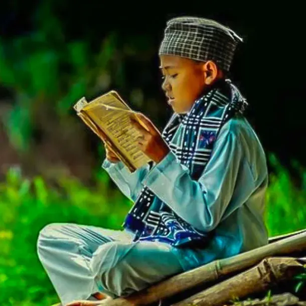Ilustrasi Remaja Putra Membaca Al-Quran